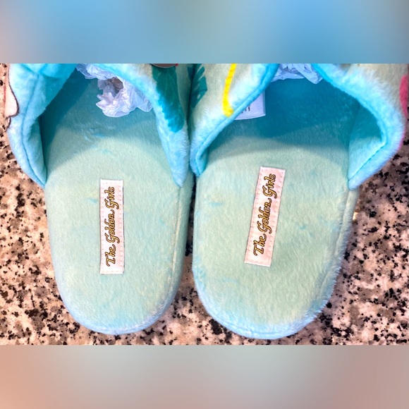 The Golden Girls Slippers with Sound - Picture 5 of 14